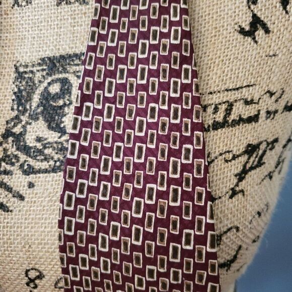 Geometric Print Silk Kenneth Cole Tie - Picture 5 of 8